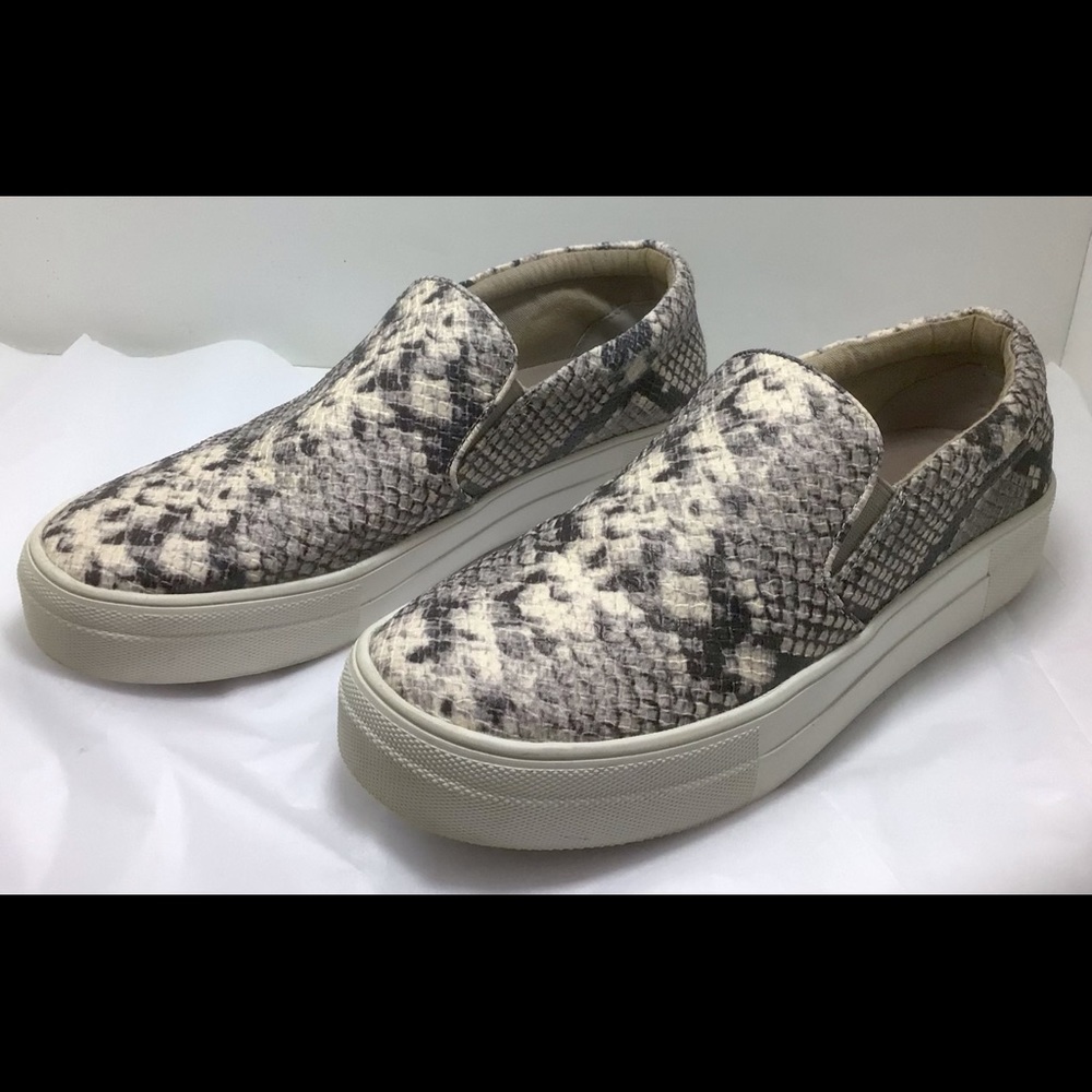 Steve Madden Gills Slip On Sneakers. Color Is Snakeskin. Size 8 1/2 M.